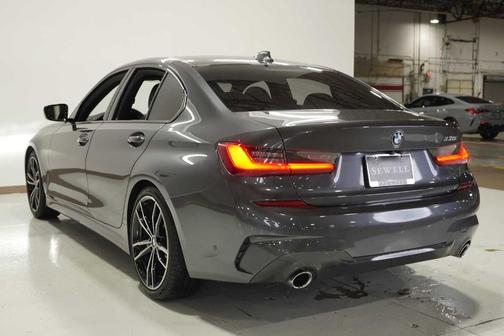 2021 BMW 330 i