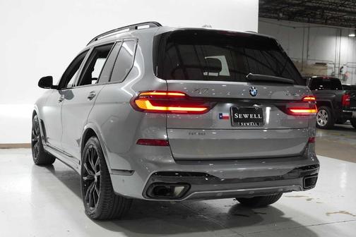 2024 BMW X7 xDrive40i