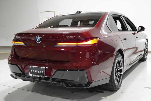 2023 BMW 740 i
