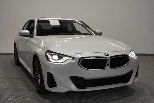 2025 BMW 230 i