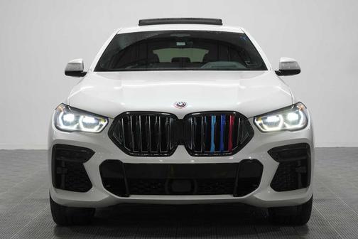 Mineral White Metallic 2022 BMW X6 M50i