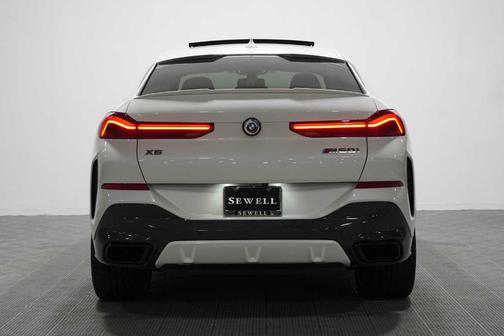 Mineral White Metallic 2022 BMW X6 M50i