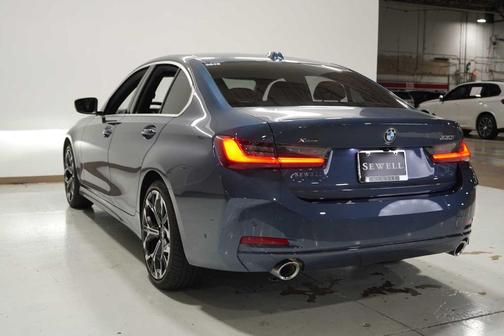 2025 BMW 330 i xDrive