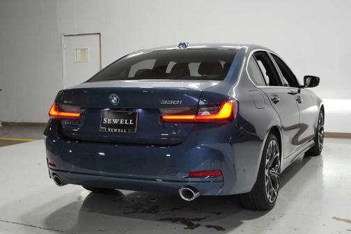 2025 BMW 330 i xDrive