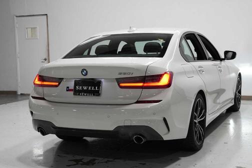2021 BMW 330 i
