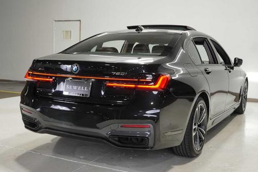 2022 BMW 750 i xDrive