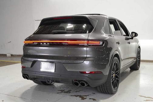 2024 Porsche Cayenne S