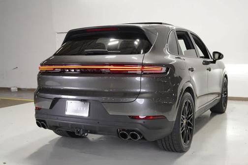 2024 Porsche Cayenne S