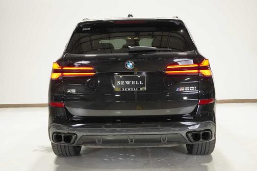 2025 BMW X5 M60i
