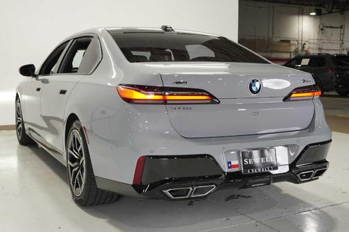 2023 BMW 760 760i xDrive