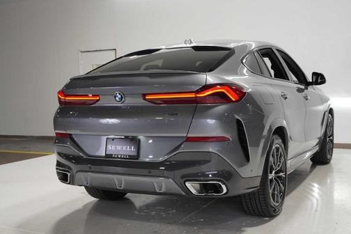2025 BMW X6 xDrive40i