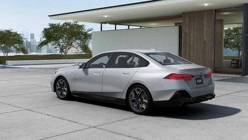 2025 BMW i5 eDrive40