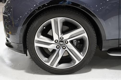 2025 Land Rover Discovery P360 Metropolitan Edition