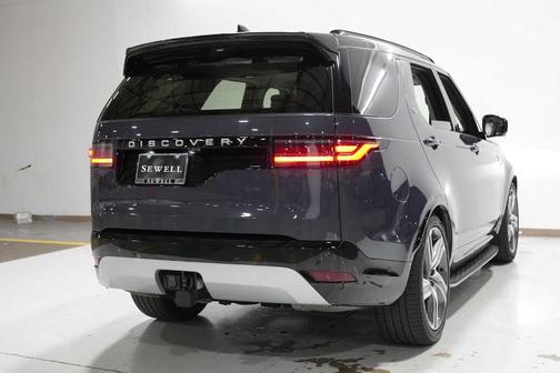 2025 Land Rover Discovery P360 Metropolitan Edition