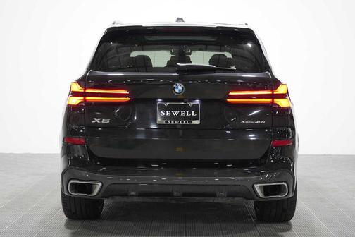 Black Sapphire Metallic 2024 BMW X5 xDrive40i