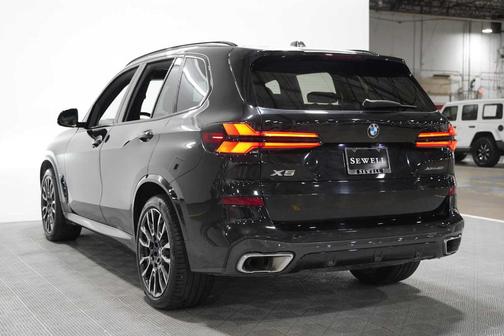 Black Sapphire Metallic 2024 BMW X5 xDrive40i
