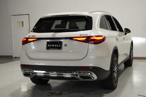 2023 Mercedes-Benz GLC 300 Base 4MATIC