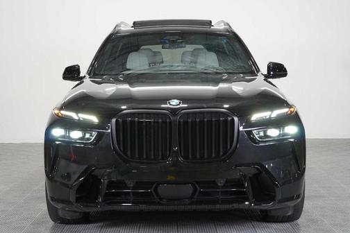 Black Sapphire Metallic 2024 BMW X7 xDrive40i