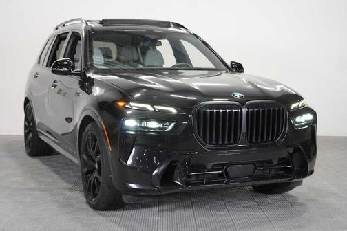 Black Sapphire Metallic 2024 BMW X7 xDrive40i