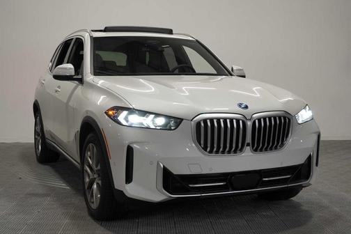 Mineral White Metallic 2026 BMW X5 PHEV xDrive50e