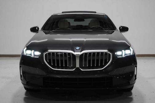 2025 BMW 530 i