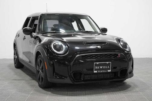 Midnight Black Metallic 2022 MINI Hardtop Cooper S