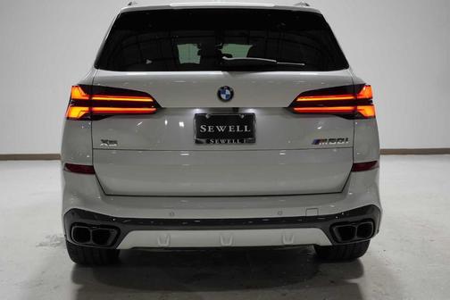 2025 BMW X5 M60i