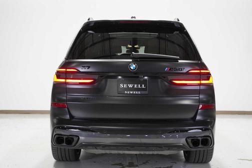 2025 BMW X7 M60i