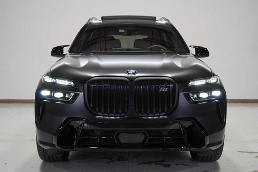 2025 BMW X7 M60i
