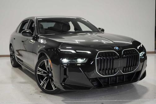 2025 BMW 740 i xDrive