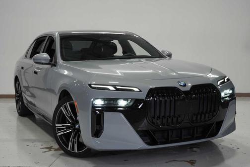2023 BMW 740 i