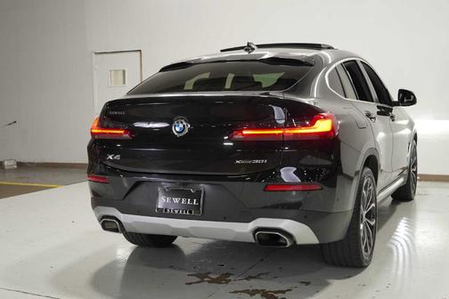 2022 BMW X4 xDrive30i