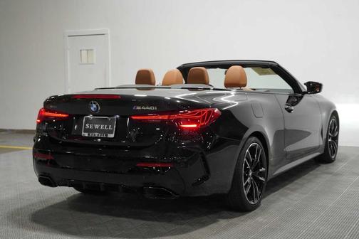 Black Sapphire Metallic 2026 BMW M440 i xDrive