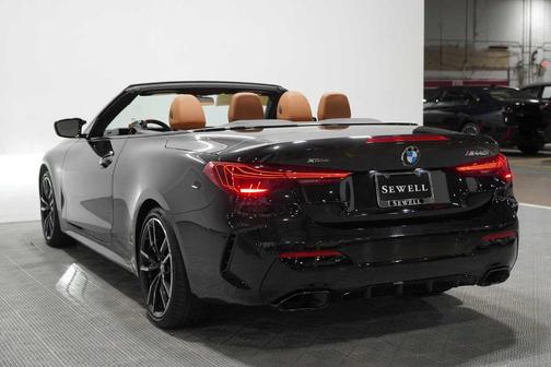 Black Sapphire Metallic 2026 BMW M440 i xDrive