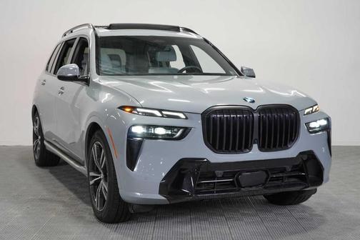 Gray Metallic 2026 BMW X7 xDrive40i