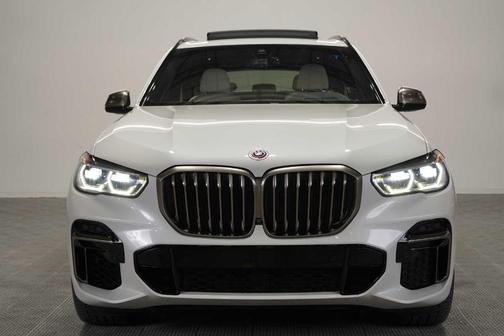 Mineral White Metallic 2022 BMW X5 M50i