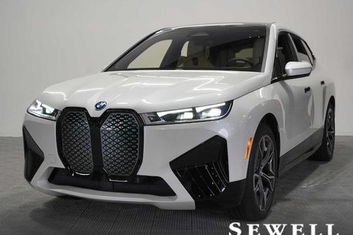 Mineral White Metallic 2025 BMW iX xDrive50