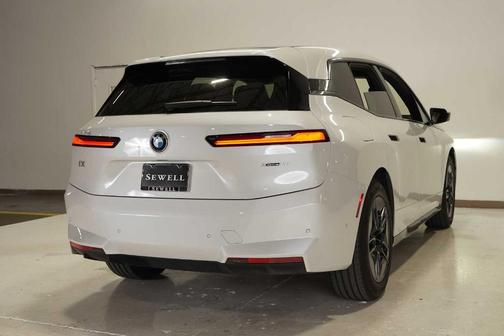 2026 BMW iX xDrive60