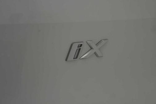 2026 BMW iX xDrive60