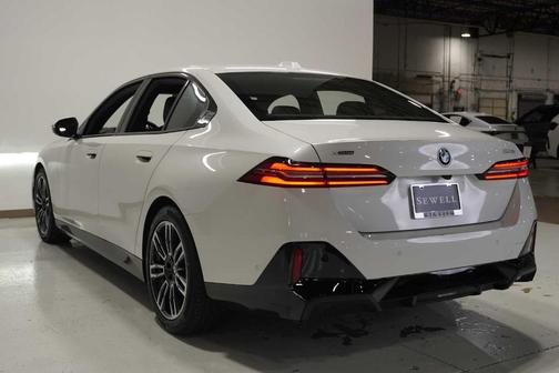 2025 BMW 540 i xDrive