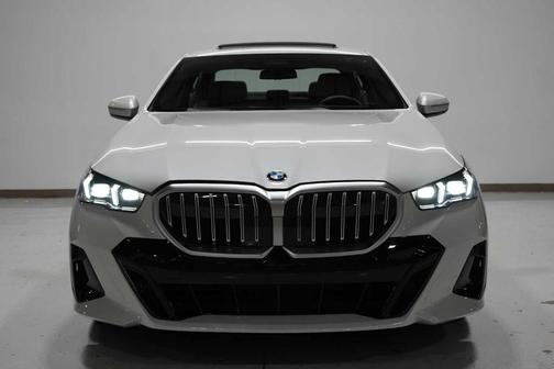 2025 BMW 540 i xDrive