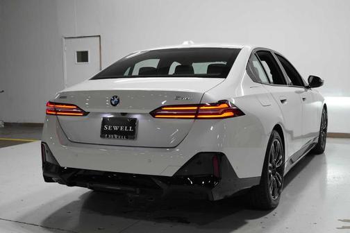 2025 BMW 540 i xDrive