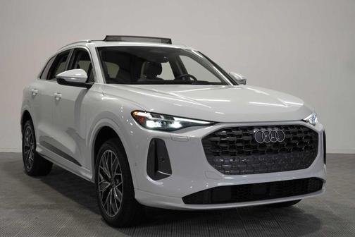 Glacier White Metallic 2025 Audi Q5 2.0T quattro Premium