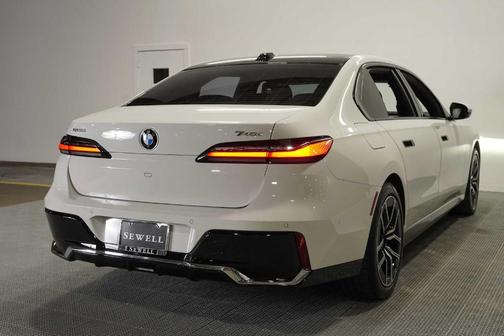 Alpine White 2024 BMW 740 i