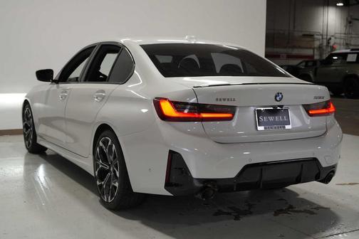 2025 BMW 330 i