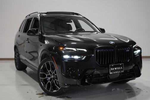 2023 BMW X7 M60i