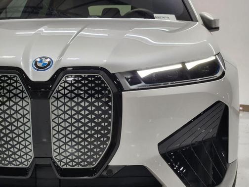 2025 BMW iX xDrive50