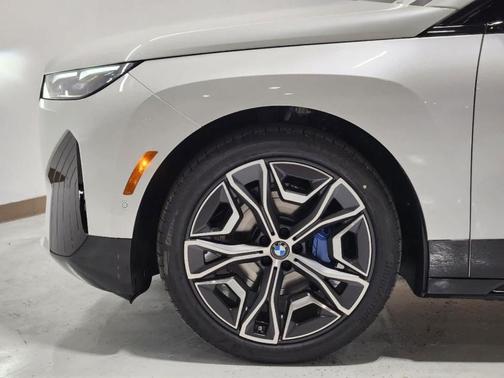 2025 BMW iX xDrive50