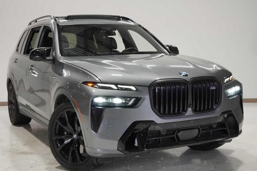2023 BMW X7 M60i