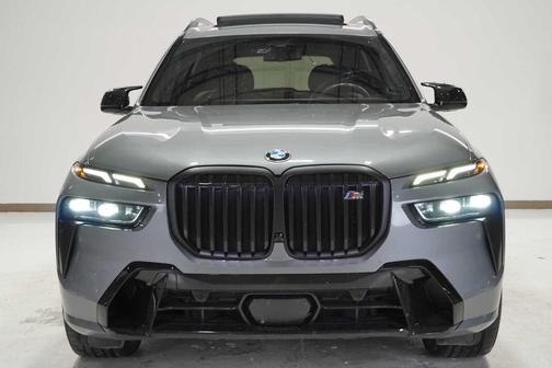 2023 BMW X7 M60i